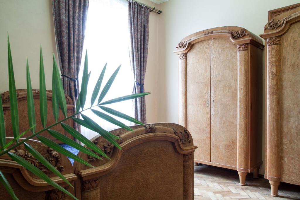 "Eva Stories" Movie Apartment On Rynok Square Lviv Luaran gambar