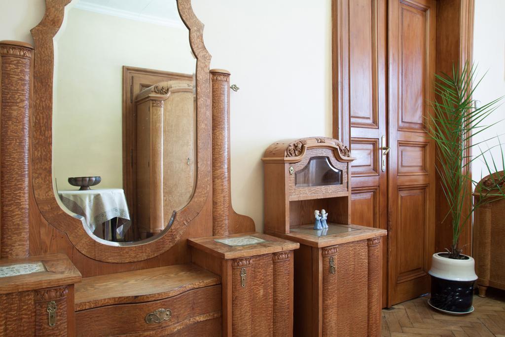 "Eva Stories" Movie Apartment On Rynok Square Lviv Luaran gambar