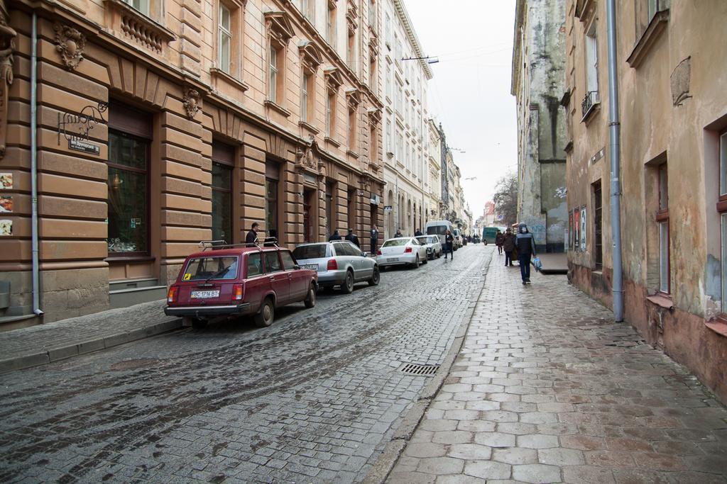 "Eva Stories" Movie Apartment On Rynok Square Lviv Luaran gambar