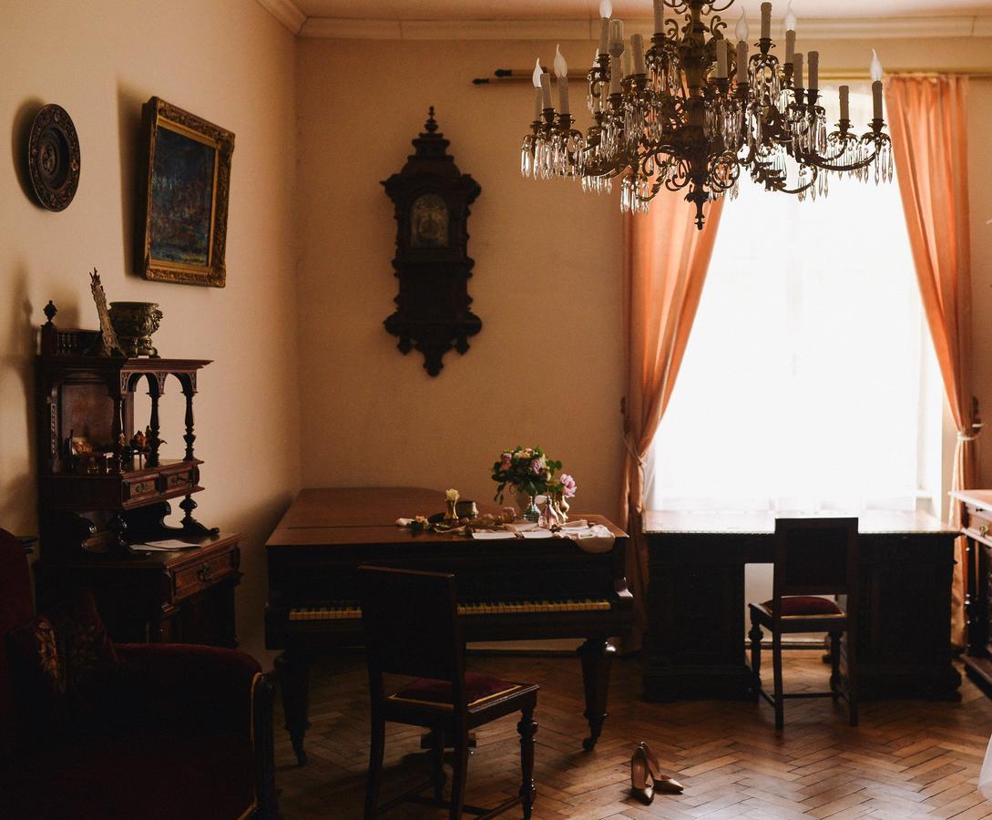 "Eva Stories" Movie Apartment On Rynok Square Lviv Luaran gambar